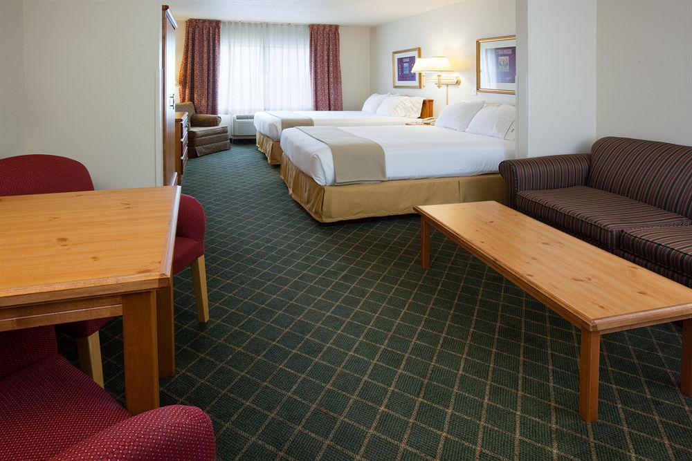 Holiday Inn Express & Suites Yankton By Ihg Habitación foto
