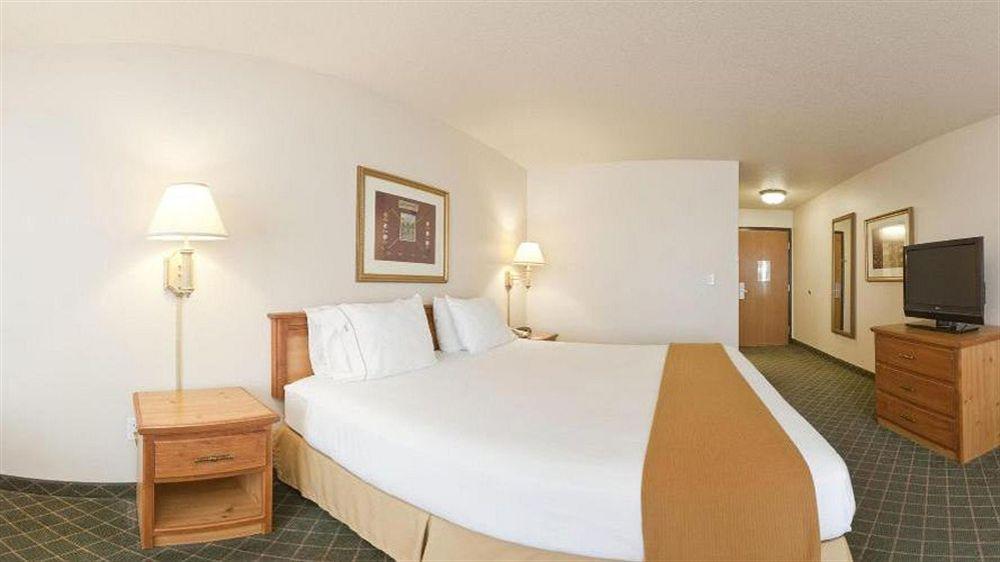 Holiday Inn Express & Suites Yankton By Ihg Exterior foto