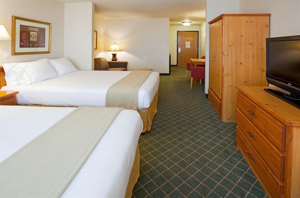 Holiday Inn Express & Suites Yankton By Ihg Habitación foto