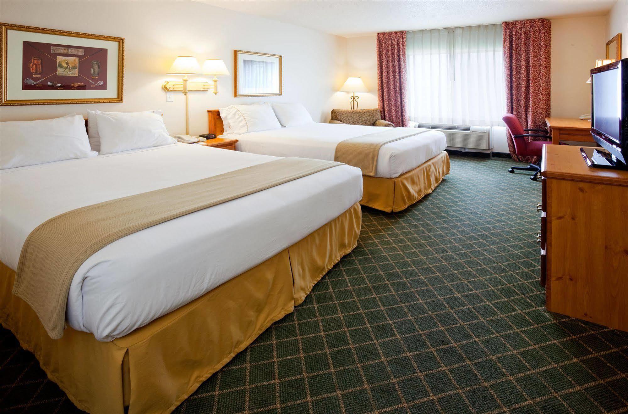 Holiday Inn Express & Suites Yankton By Ihg Habitación foto