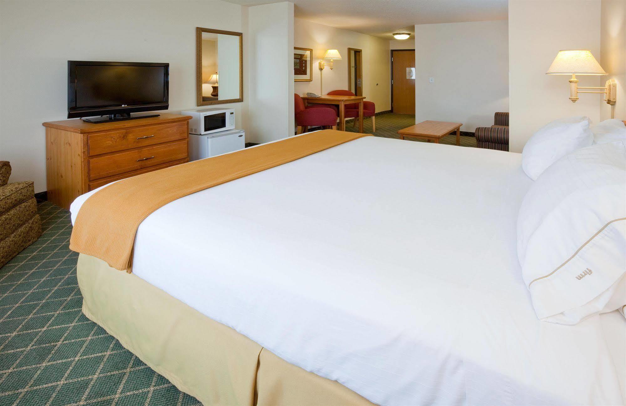 Holiday Inn Express & Suites Yankton By Ihg Exterior foto
