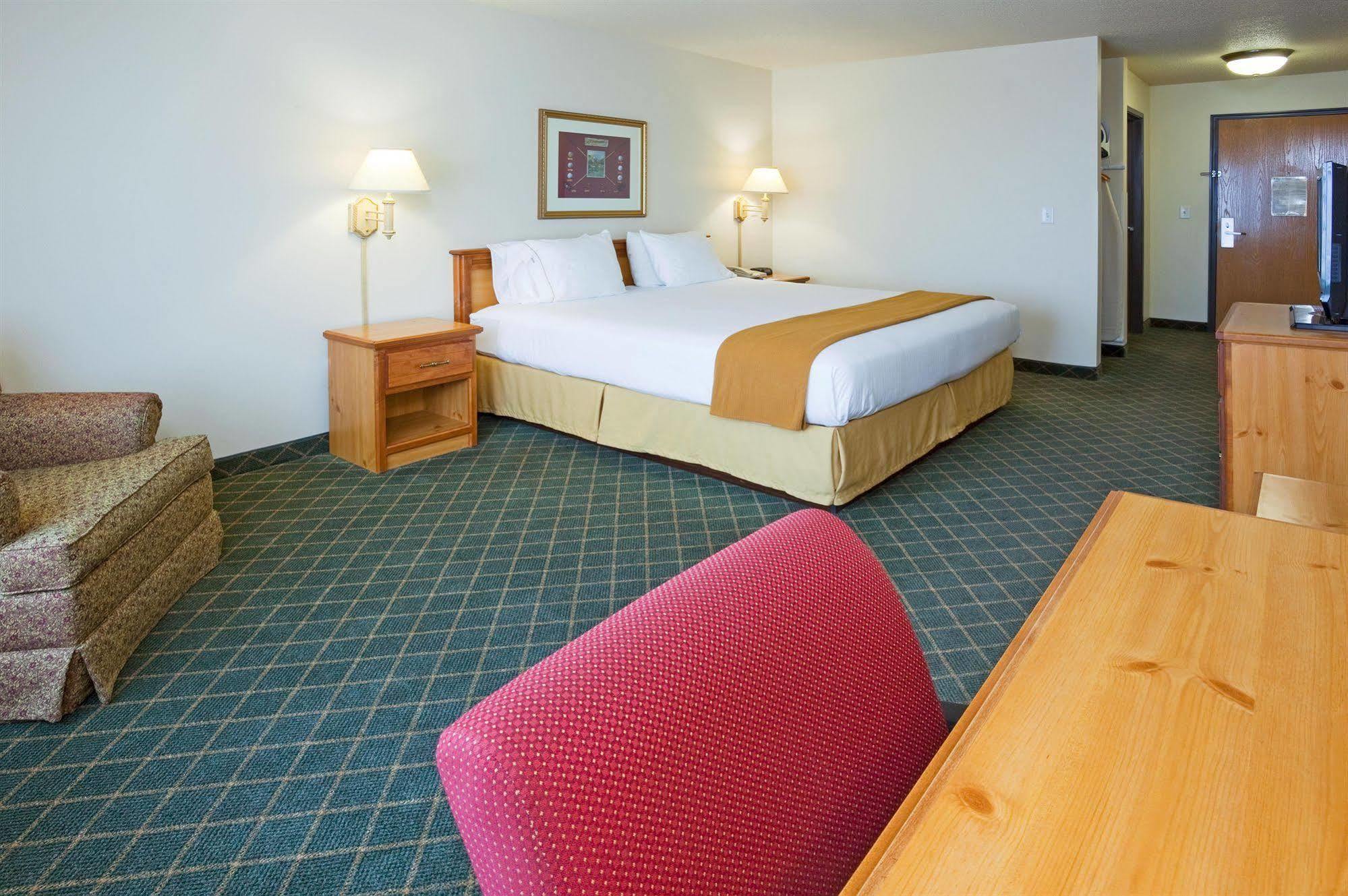 Holiday Inn Express & Suites Yankton, An Ihg Hotel Habitación foto