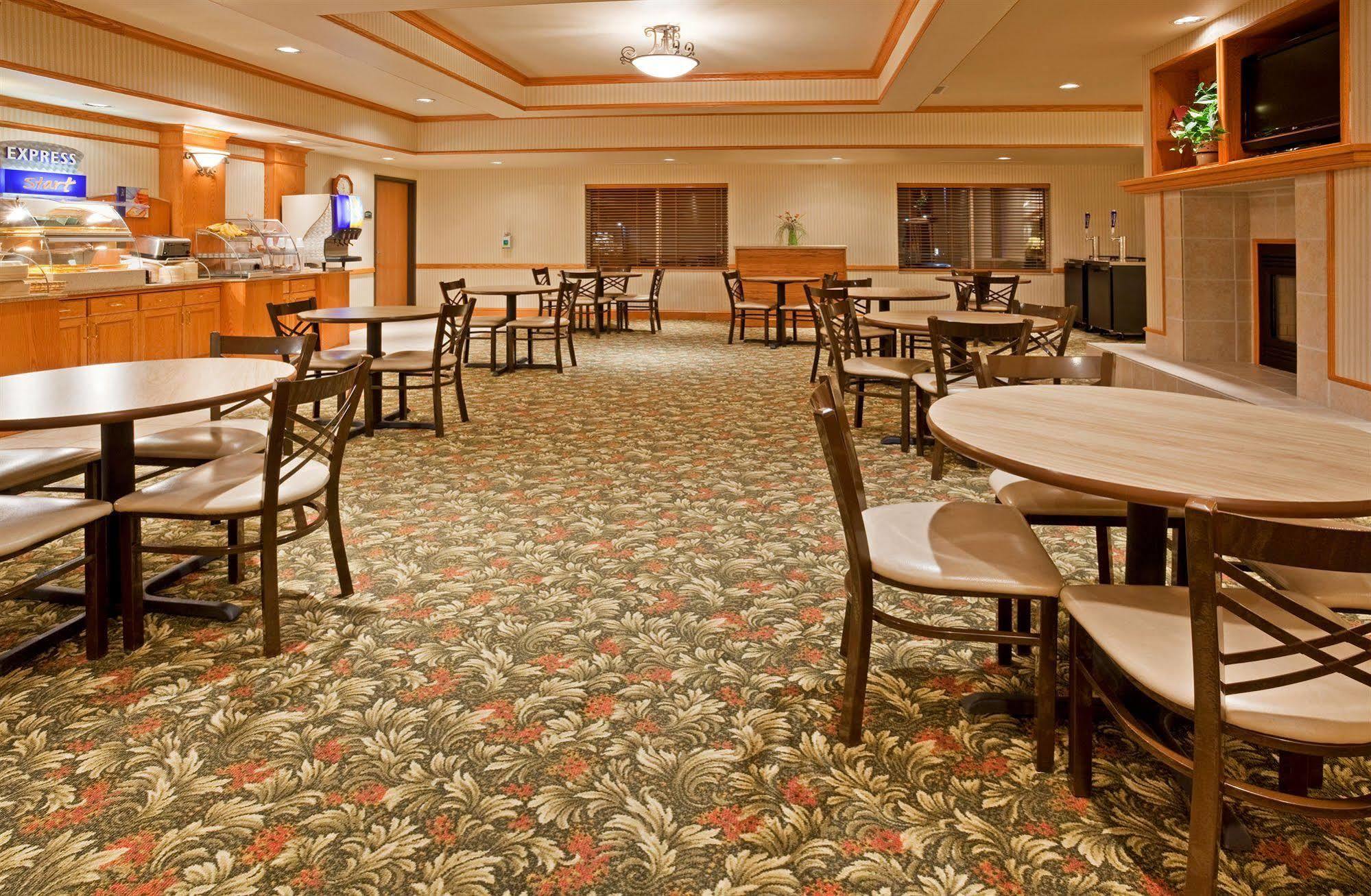 Holiday Inn Express & Suites Yankton By Ihg Exterior foto